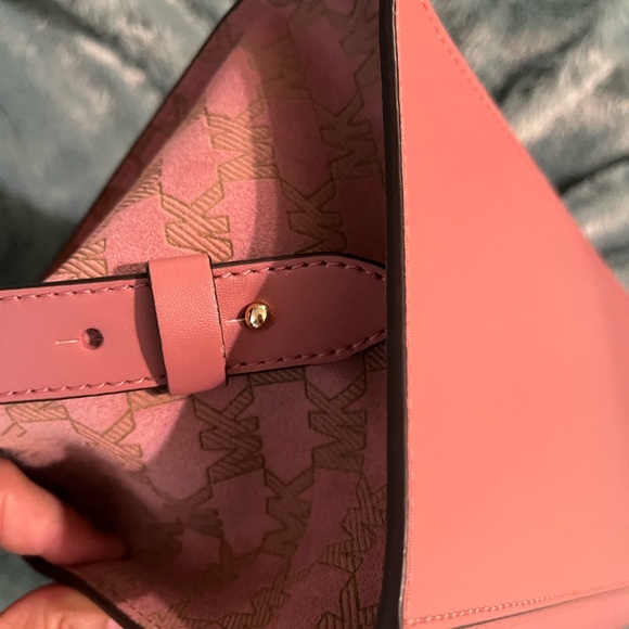 NWT, MICHAEL KORS, NEW,Avril ,Leather,with tag, with shoulder strap, Rose - Picture 4 of 12